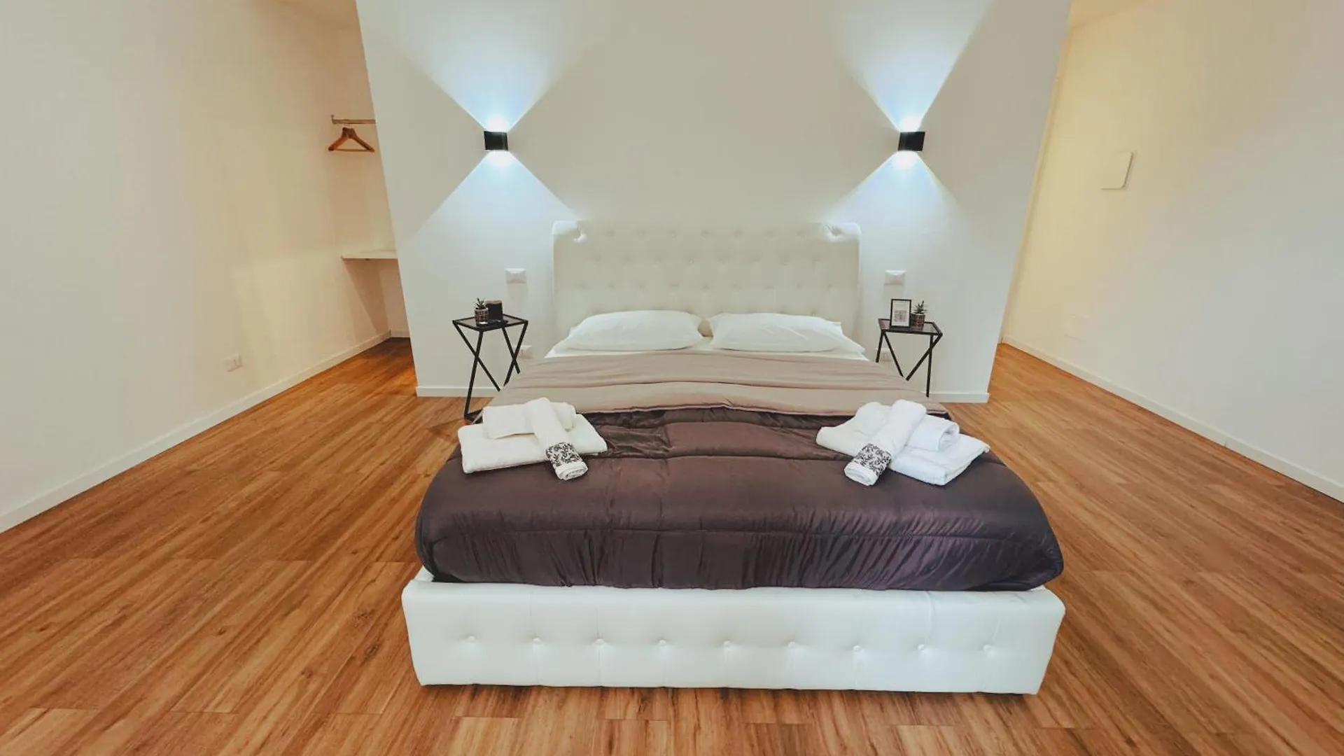 Bed & Breakfast Candalu Hotels - Palermo Suite Italia