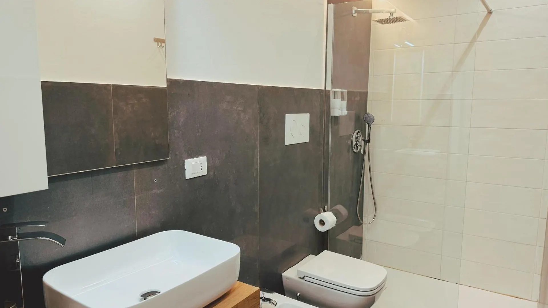 Bed & Breakfast Candalu Hotels - Palermo Suite Italia